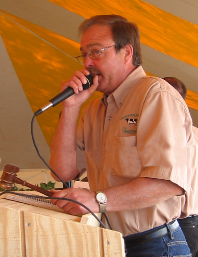 Tom_auctioneering2.jpg